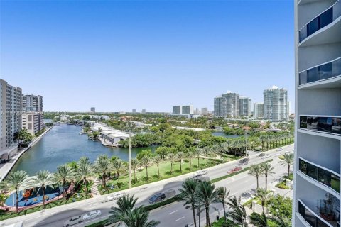 Condominio en venta en Sunny Isles Beach, Florida, 2 dormitorios, 133.31 m2 № 2051988 - foto 29