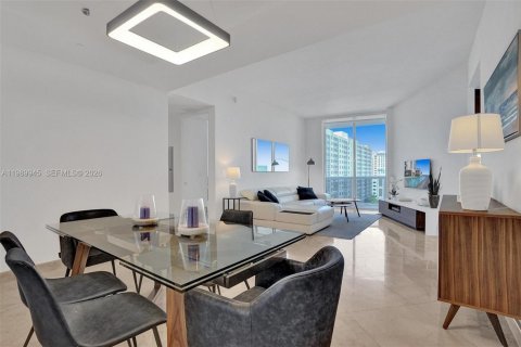 Condominio en venta en Sunny Isles Beach, Florida, 2 dormitorios, 133.31 m2 № 2051988 - foto 1