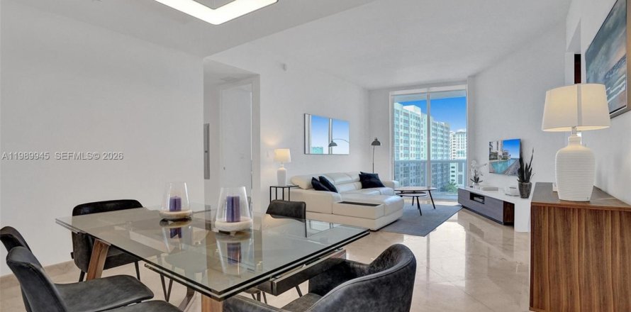 Condominio en Sunny Isles Beach, Florida, 2 dormitorios  № 2051988