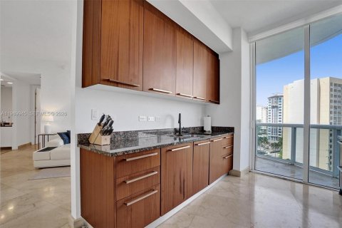 Condominio en venta en Sunny Isles Beach, Florida, 2 dormitorios, 133.31 m2 № 2051988 - foto 19