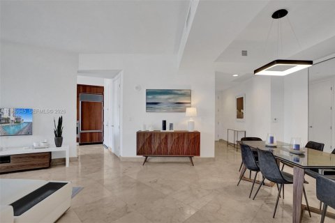 Condominio en venta en Sunny Isles Beach, Florida, 2 dormitorios, 133.31 m2 № 2051988 - foto 14