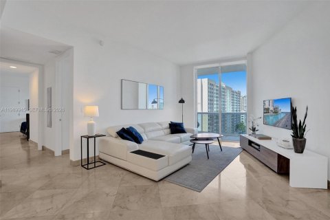 Condominio en venta en Sunny Isles Beach, Florida, 2 dormitorios, 133.31 m2 № 2051988 - foto 4