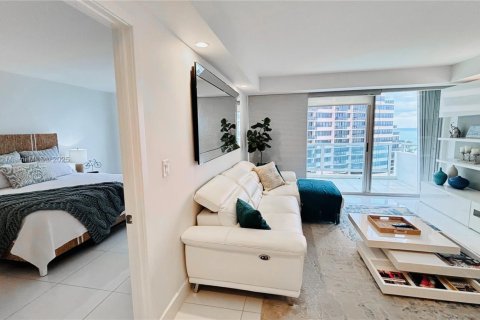 Condominio en venta en Miami Beach, Florida, 2 dormitorios, 95.69 m2 № 1892199 - foto 15