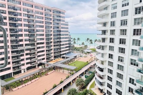 Condominio en venta en Miami Beach, Florida, 2 dormitorios, 95.69 m2 № 1892199 - foto 29