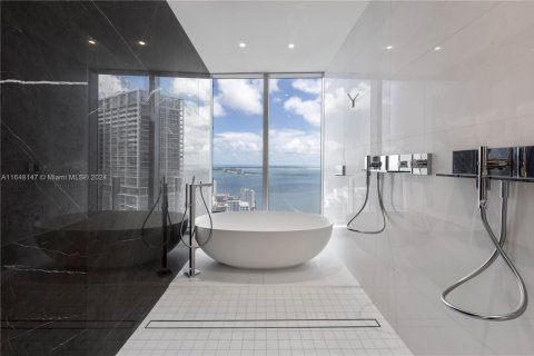 Condo in Miami, Florida, 3 bedrooms  № 1775131 - photo 18