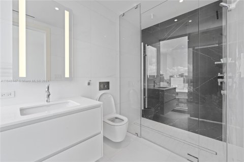 Condo in Miami, Florida, 3 bedrooms  № 1775131 - photo 25