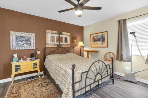 Condo in Largo, Florida, 3 bedrooms  № 1866553 - photo 10