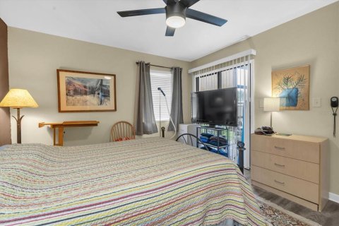 Condo in Largo, Florida, 3 bedrooms  № 1866553 - photo 11