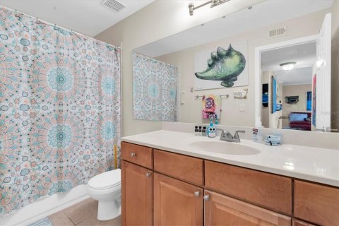 Condo in Largo, Florida, 3 bedrooms  № 1866553 - photo 18