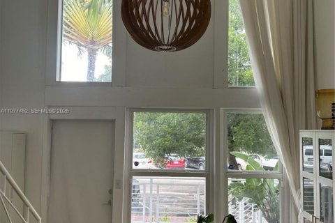 Apartamento en alquiler en Miami Beach, Florida, 1 dormitorio, 67.82 m2 № 2041793 - foto 3