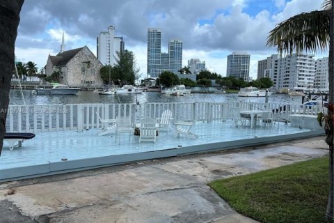 Apartamento en alquiler en Miami Beach, Florida, 1 dormitorio, 67.82 m2 № 2041793 - foto 9