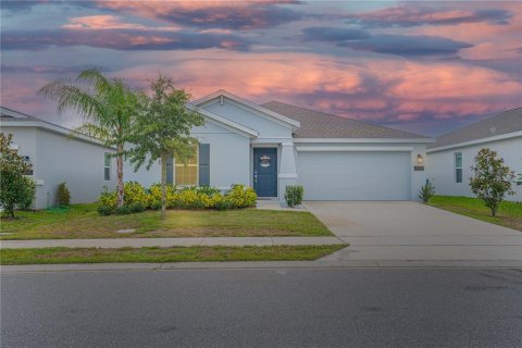 House in Osteen, Florida 3 bedrooms, 145.02 sq.m. № 1836894 - photo 1