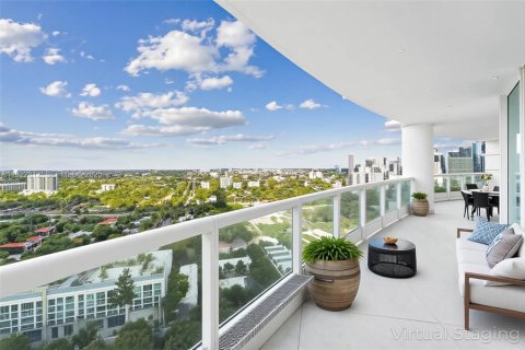 Condominio en venta en Miami, Florida, 2 dormitorios, 214.6 m2 № 1982048 - foto 11