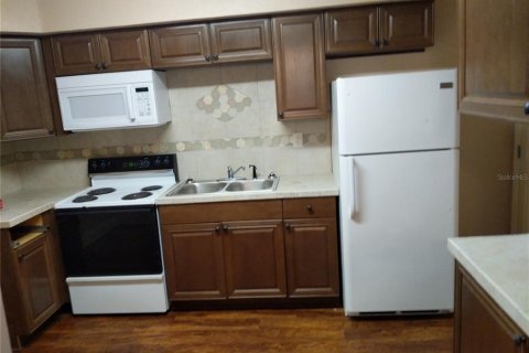 Commercial property in Tampa, Florida 9 bedrooms, 127.46 sq.m. № 2148246 - photo 15