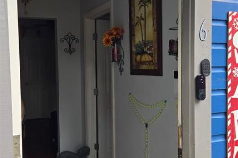 Commercial property in Tampa, Florida 9 bedrooms, 127.46 sq.m. № 2148246 - photo 20