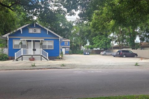 Commercial property in Tampa, Florida 9 bedrooms, 127.46 sq.m. № 2148246