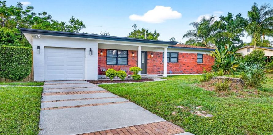 Villa ou maison à Temple Terrace, Floride 3 chambres, 134.62 m2 № 1904995