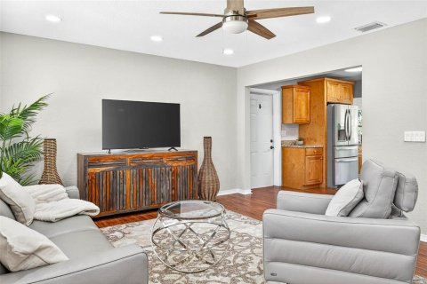 Casa en venta en Temple Terrace, Florida, 3 dormitorios, 134.62 m2 № 1904995 - foto 8
