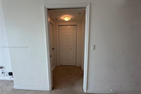 Copropriété à vendre à Hallandale Beach, Floride: 2 chambres, 100.43 m2 № 1944000 - photo 19