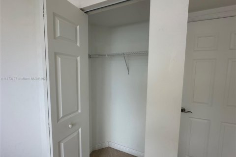 Copropriété à vendre à Hallandale Beach, Floride: 2 chambres, 100.43 m2 № 1944000 - photo 22