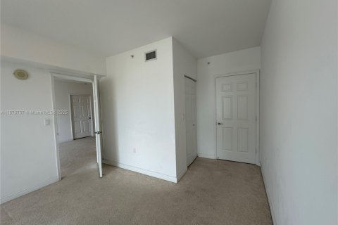 Copropriété à vendre à Hallandale Beach, Floride: 2 chambres, 100.43 m2 № 1944000 - photo 14