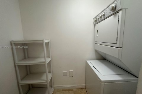 Copropriété à vendre à Hallandale Beach, Floride: 2 chambres, 100.43 m2 № 1944000 - photo 6