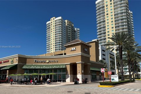 Copropriété à vendre à Hallandale Beach, Floride: 2 chambres, 100.43 m2 № 1944000 - photo 3