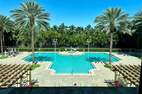 Copropriété à vendre à Hallandale Beach, Floride: 2 chambres, 100.43 m2 № 1944000 - photo 1