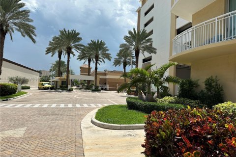 Copropriété à vendre à Hallandale Beach, Floride: 2 chambres, 100.43 m2 № 1944000 - photo 28