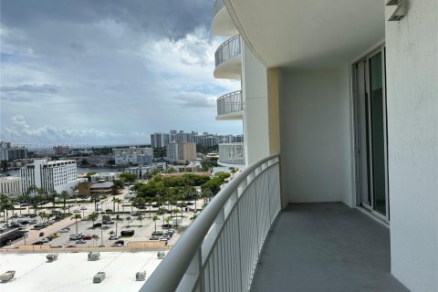 Copropriété à vendre à Hallandale Beach, Floride: 2 chambres, 100.43 m2 № 1944000 - photo 11