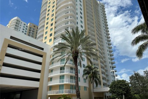 Copropriété à vendre à Hallandale Beach, Floride: 2 chambres, 100.43 m2 № 1944000 - photo 27