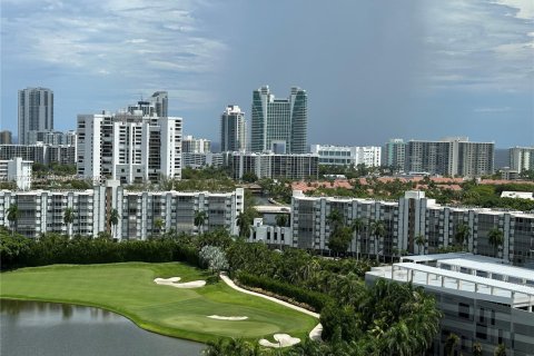 Copropriété à vendre à Hallandale Beach, Floride: 2 chambres, 100.43 m2 № 1944000 - photo 12