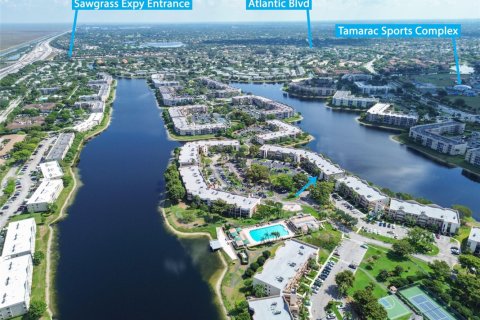Copropriété à vendre à Tamarac, Floride: 2 chambres, 139.35 m2 № 1177453 - photo 1