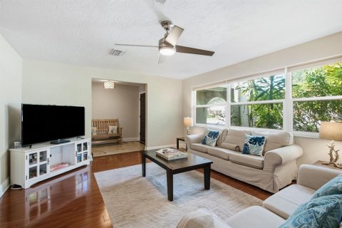 Casa en venta en Seminole, Florida, 4 dormitorios, 190.17 m2 № 2387625 - foto 9