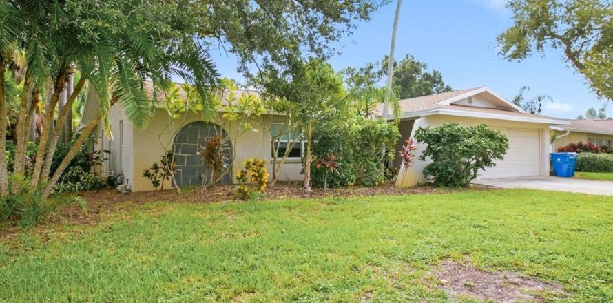 Casa en Seminole, Florida 4 dormitorios, 190.17 m2 № 2387625