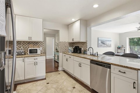 Casa en venta en Seminole, Florida, 4 dormitorios, 190.17 m2 № 2387625 - foto 14