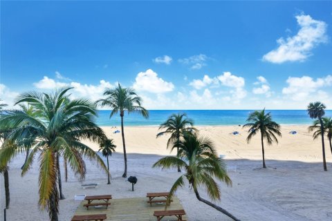 Condo in Fort Lauderdale, Florida, 2 bedrooms  № 2090959 - photo 20