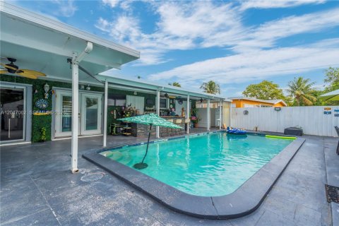 House in Miramar, Florida 5 bedrooms, 120.4 sq.m. № 2190499