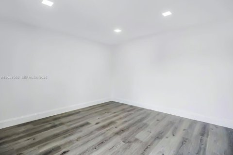 House in Miramar, Florida 5 bedrooms, 120.4 sq.m. № 2190499 - photo 23