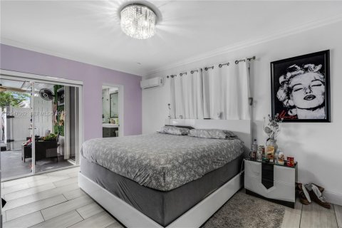 House in Miramar, Florida 5 bedrooms, 120.4 sq.m. № 2190499 - photo 13
