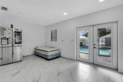 House in Miramar, Florida 5 bedrooms, 120.4 sq.m. № 2190499 - photo 10