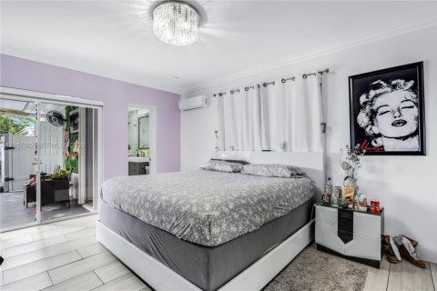 House in Miramar, Florida 5 bedrooms, 120.4 sq.m. № 2190499 - photo 14