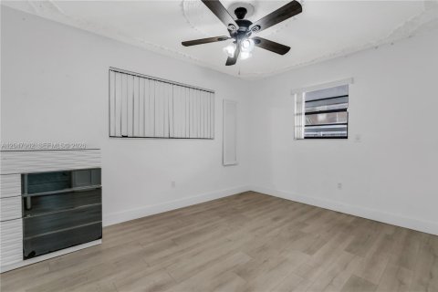 House in Miramar, Florida 5 bedrooms, 120.4 sq.m. № 2190499 - photo 19