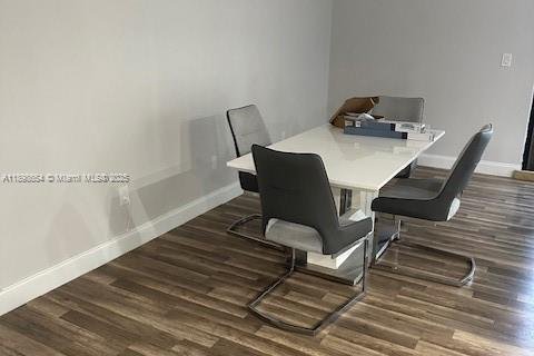 Townhouse in Miami, Florida 3 bedrooms, 192.31 sq.m. № 1952589 - photo 6