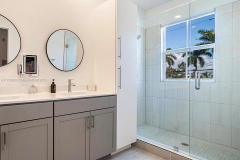 Townhouse in Pembroke Pines, Florida 3 bedrooms, 209.96 sq.m. № 1695732 - photo 8