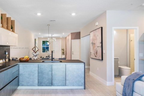 Townhouse in Pembroke Pines, Florida 3 bedrooms, 209.96 sq.m. № 1695732 - photo 3