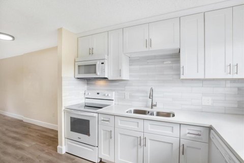 Condominio en venta en Land O' Lakes, Florida, 2 dormitorios, 95.88 m2 № 2094313 - foto 25