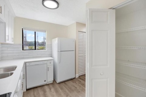 Condominio en venta en Land O' Lakes, Florida, 2 dormitorios, 95.88 m2 № 2094313 - foto 26