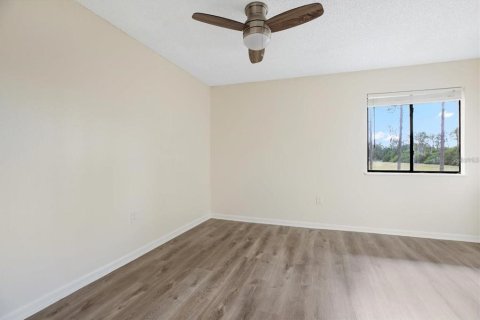 Condominio en venta en Land O' Lakes, Florida, 2 dormitorios, 95.88 m2 № 2094313 - foto 4