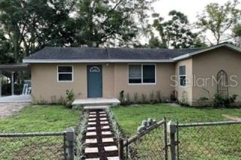 Villa ou maison à Thonotosassa, Floride 3 chambres, 97.73 m2 № 2373473